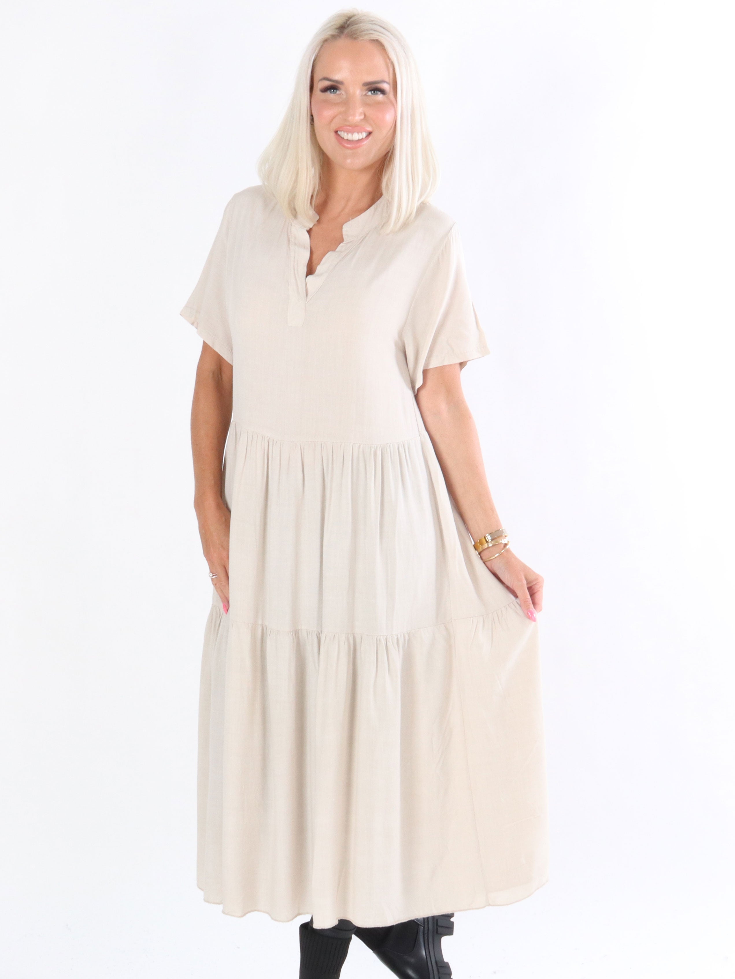 Gina - Lång klänning med lager på lager-look